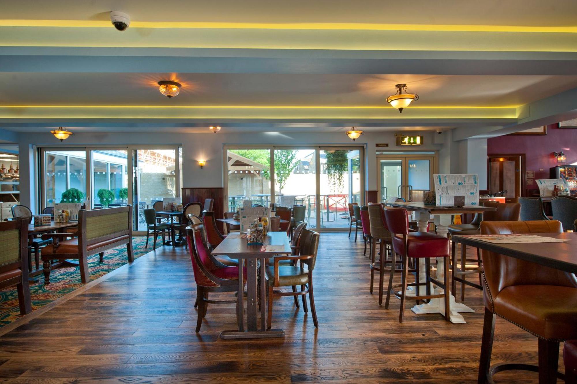 Sandford House Hotel Wetherspoon Huntingdon Ngoại thất bức ảnh