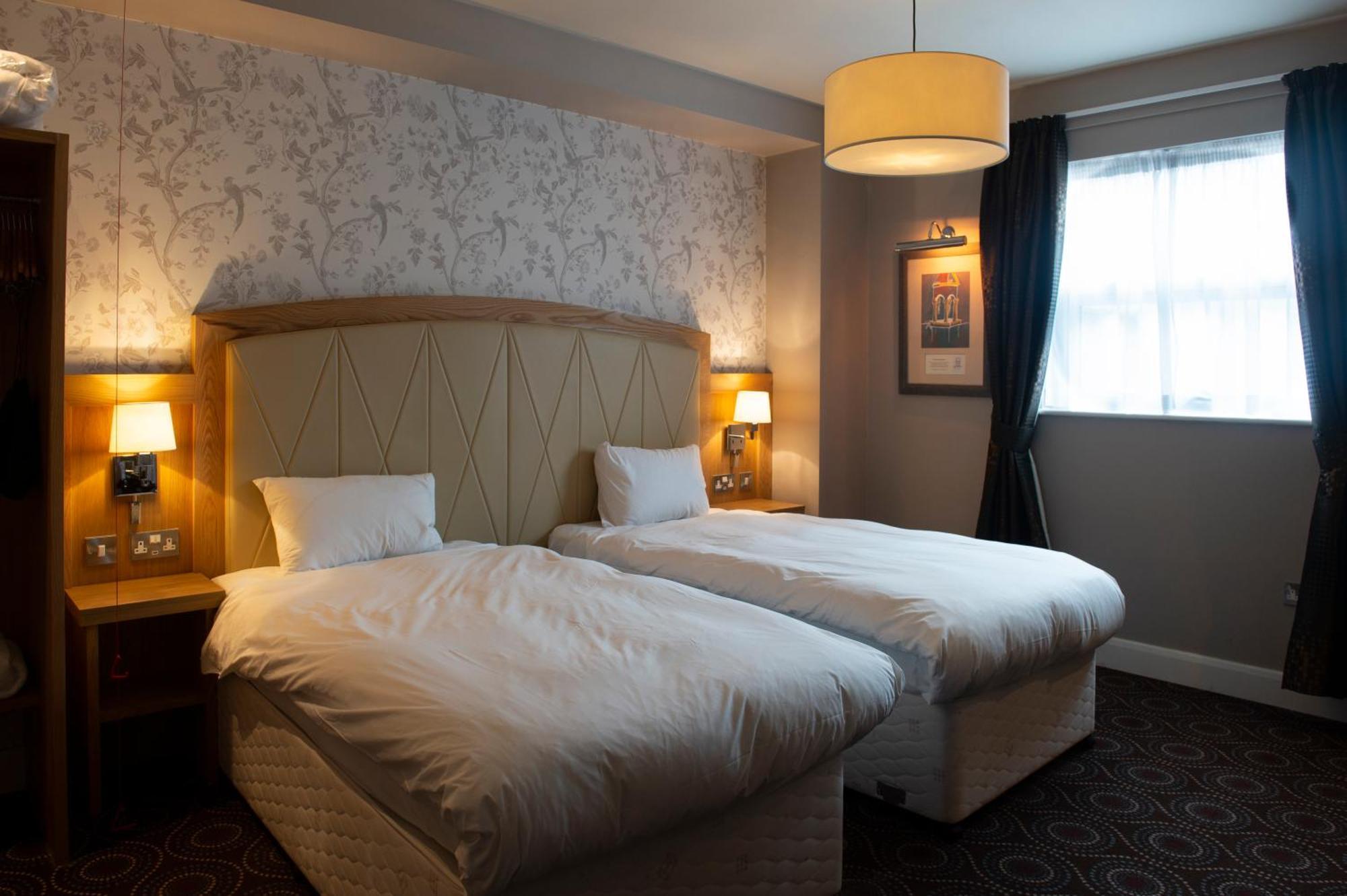 Sandford House Hotel Wetherspoon Huntingdon Ngoại thất bức ảnh