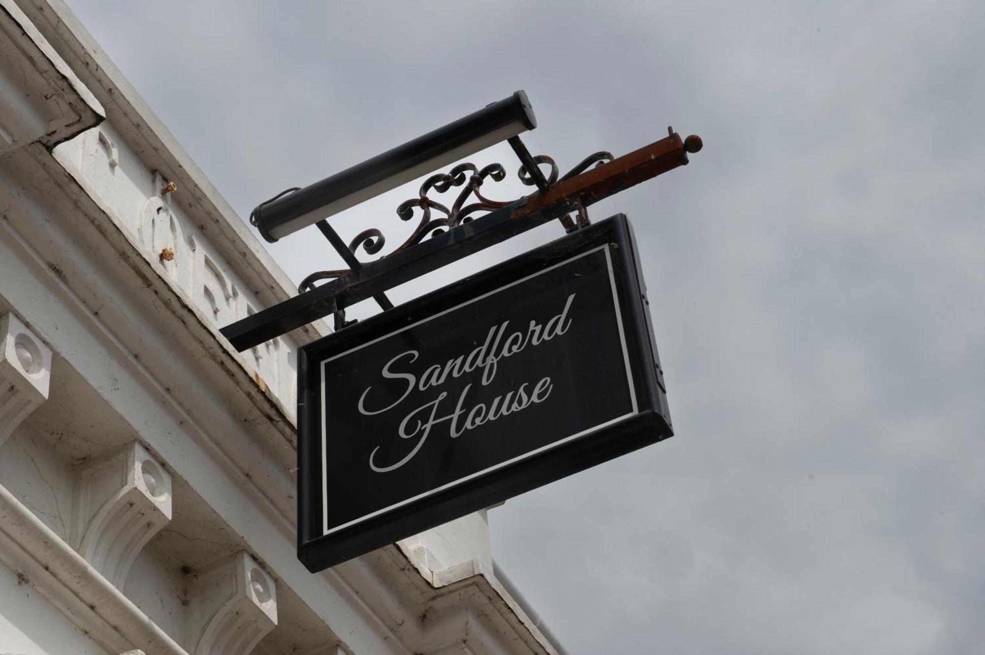 Sandford House Hotel Wetherspoon Huntingdon Ngoại thất bức ảnh